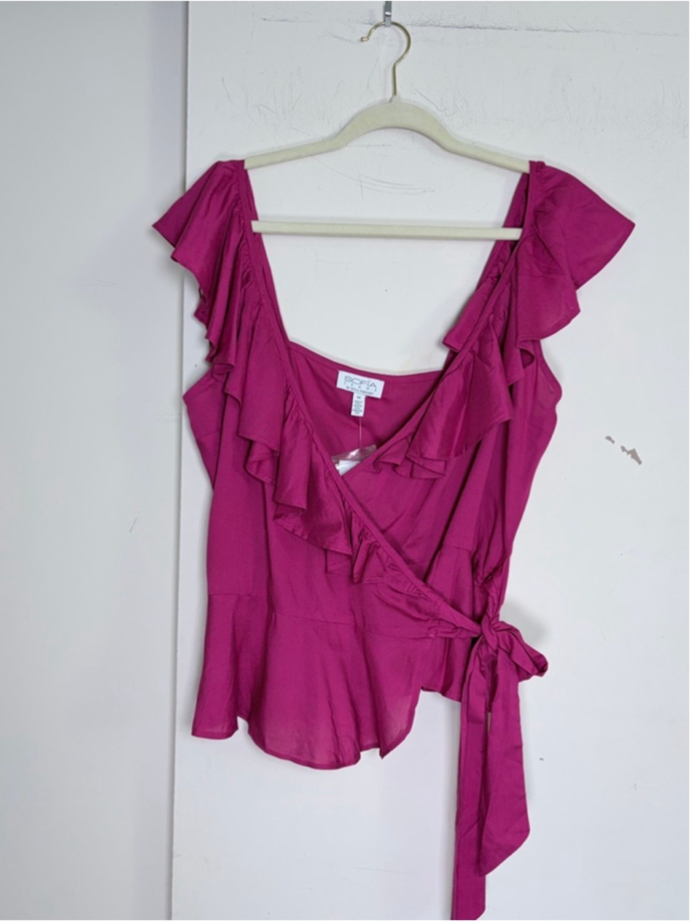 Sofia Jeans by Sofia Vergara Ruffle Wrap Top Magenta Pink M NWT
